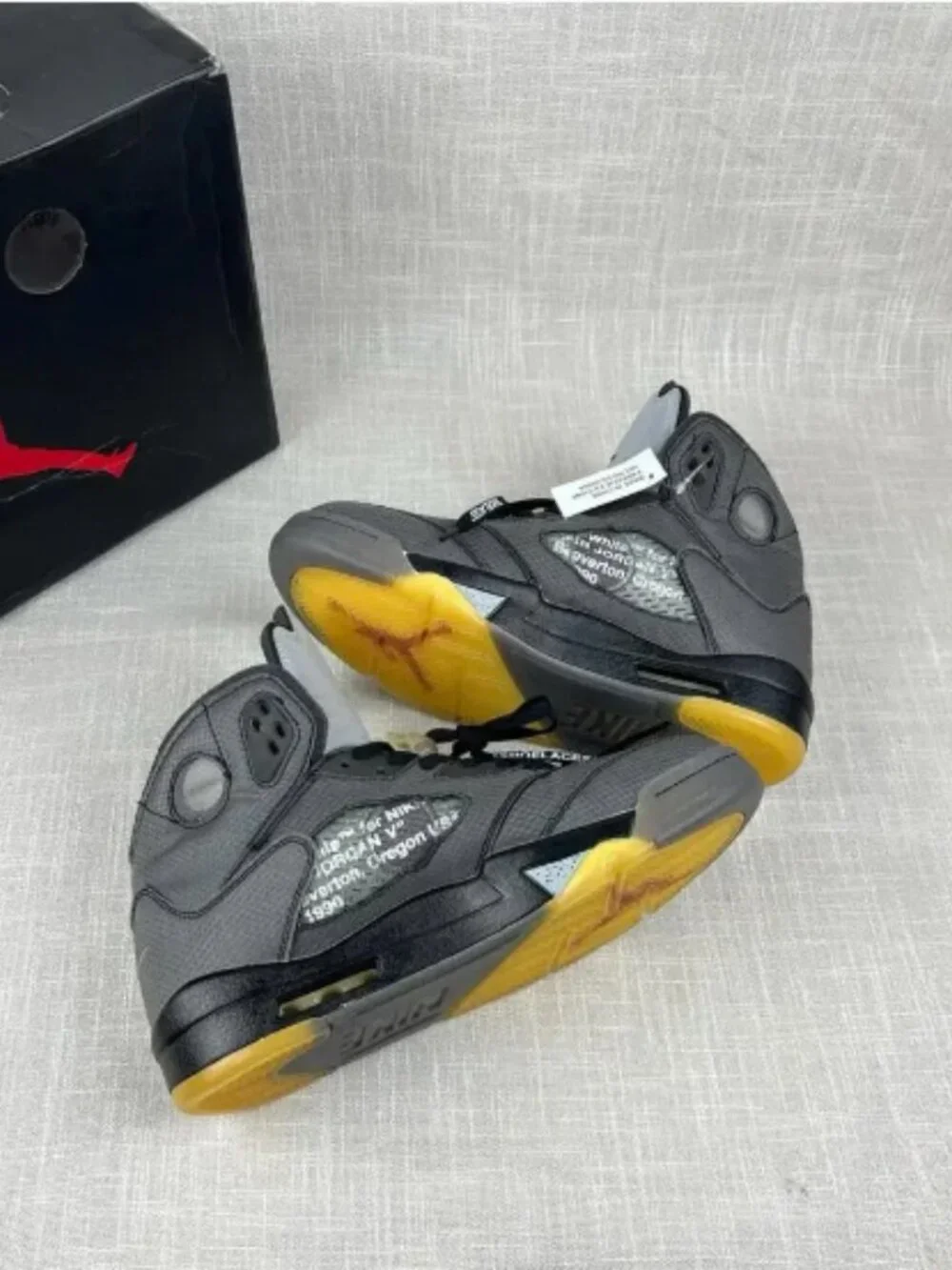 Air Jordan 5 x Off-White Retro Muslin